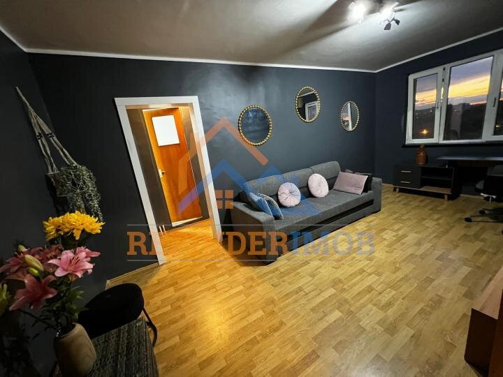 Titan Apartament de vanzare cu 3 camere, zona Titan - Metrou Nicolae Grigorescu