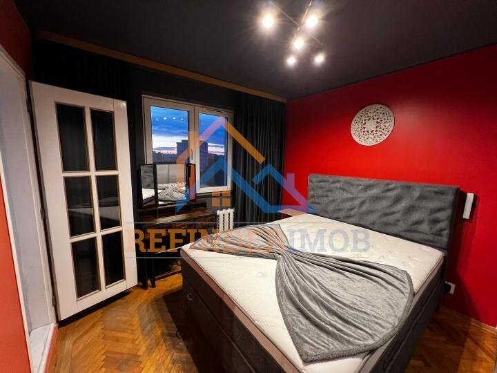 Titan Apartament de vanzare cu 3 camere, zona Titan - Metrou Nicolae Grigorescu