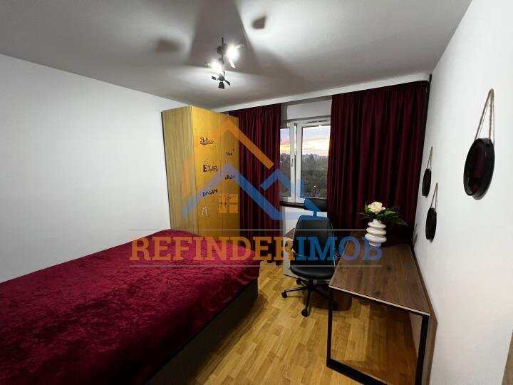 Titan Apartament de vanzare cu 3 camere, zona Titan - Metrou Nicolae Grigorescu
