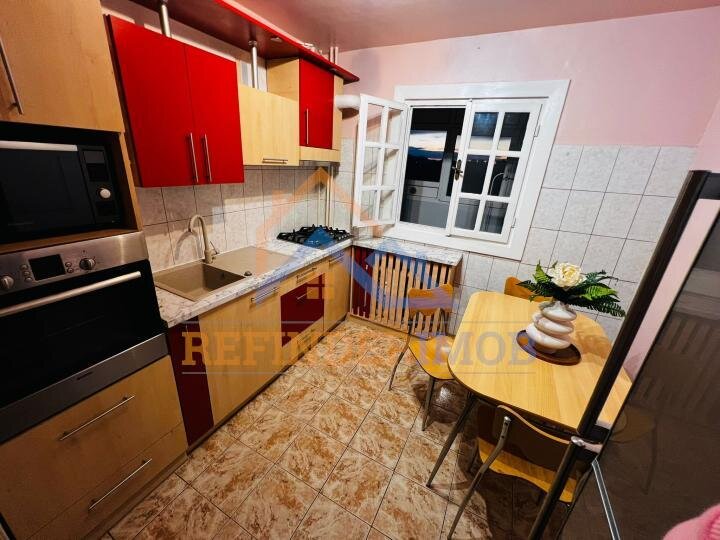Titan Apartament de vanzare cu 3 camere, zona Titan - Metrou Nicolae Grigorescu